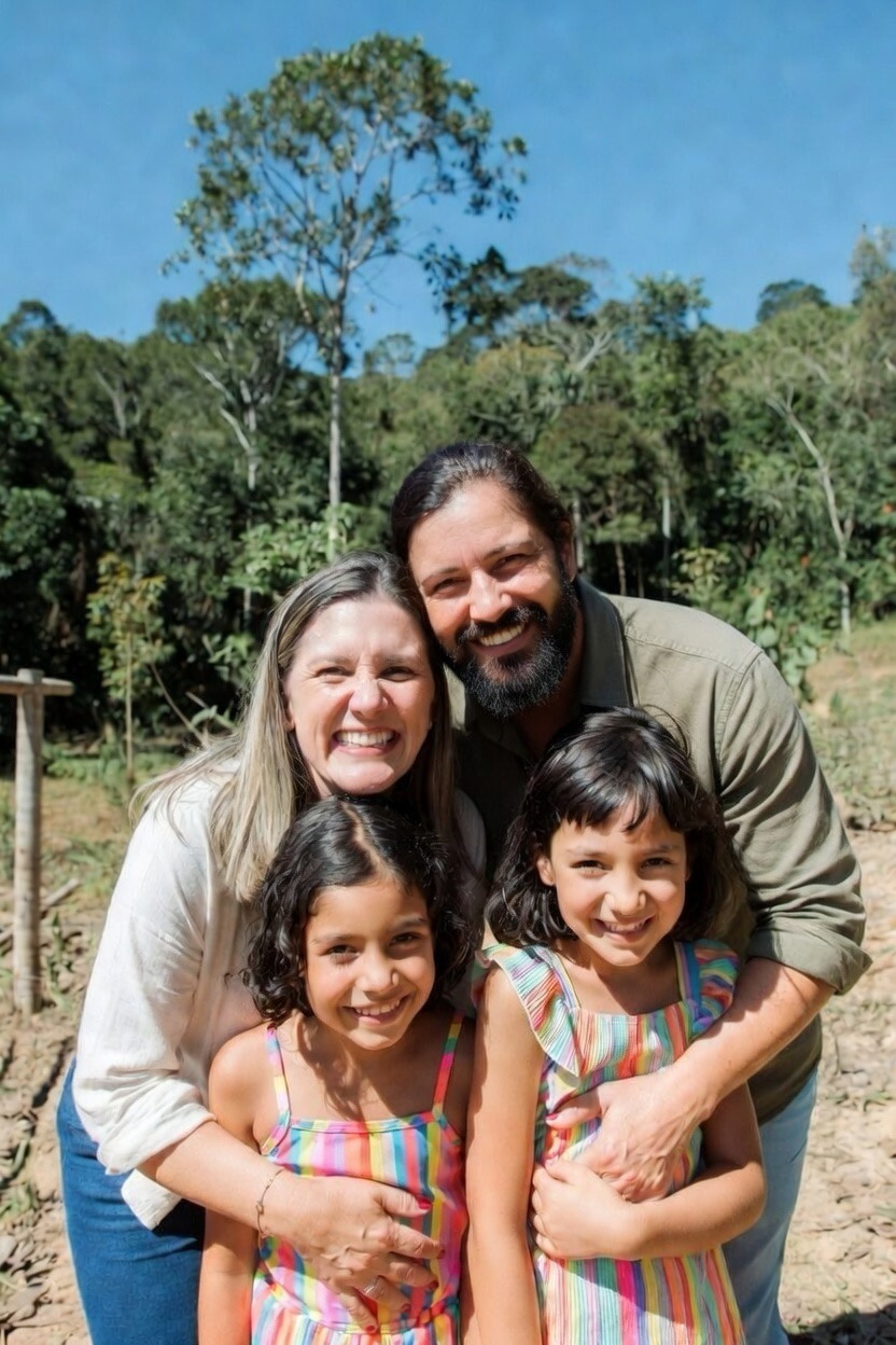 Casal com duas crianças